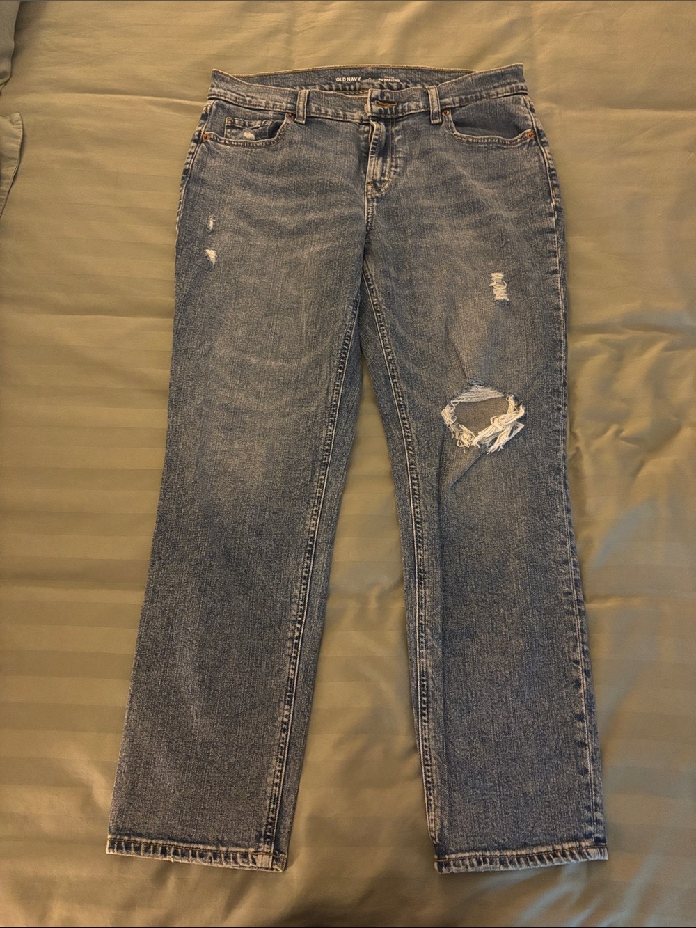 Old Navy Women's Distressed Straight-Leg Jeans in Medium Blue